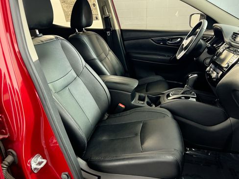 Used 2017 Nissan Rogue Sport SL image 28