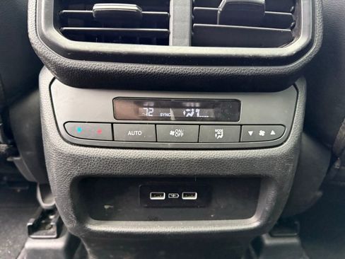 Used 2023 Honda Pilot Touring image 20