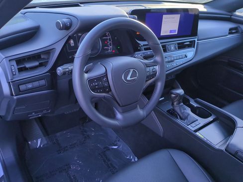 Certified 2024 Lexus ES 300h w/ Premium Package image 13