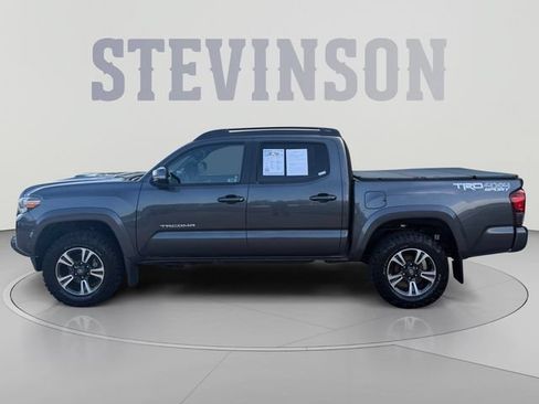 Used 2018 Toyota Tacoma TRD Sport w/ Technology Package AWD/4WD image 2