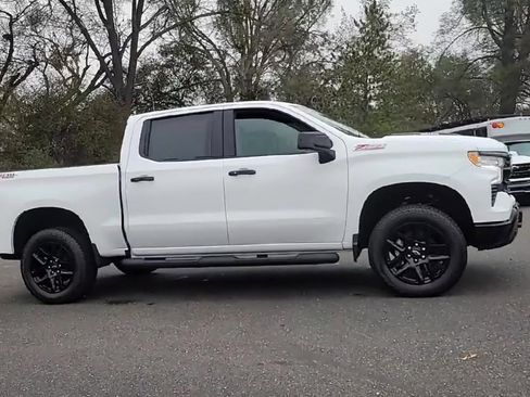 New 2026 Chevrolet Silverado 1500 LT Trail Boss w/ Convenience Package II image 9