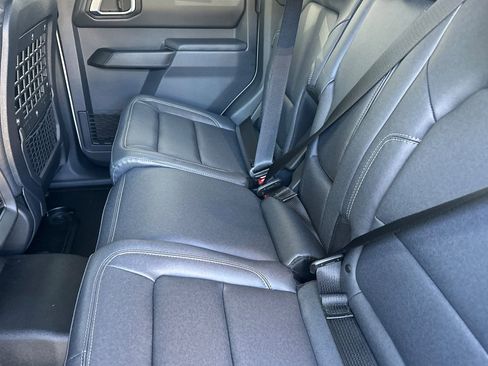 New 2026 Ford Bronco Badlands w/ Sasquatch Package AWD/4WD image 11
