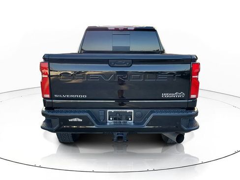Used 2024 Chevrolet Silverado 2500 High Country w/ High Country Premium Package AWD/4WD image 6