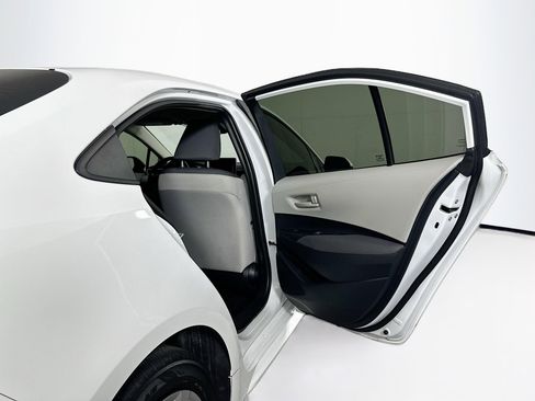 Used 2025 Toyota Corolla LE FWD image 27