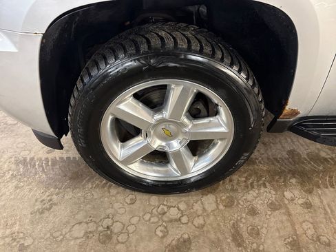 Used 2013 Chevrolet Avalanche LT w/ All-Star Edition AWD/4WD image 11