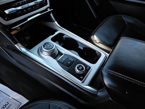 Certified 2022 Ford Explorer XLT w/ Equipment Group 202A image 13