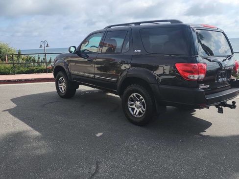 Used 2007 Toyota Sequoia SR5 RWD image 8