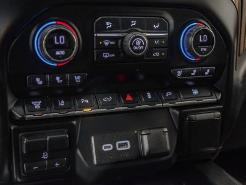 Used 2022 Chevrolet Silverado 3500 High Country image 27