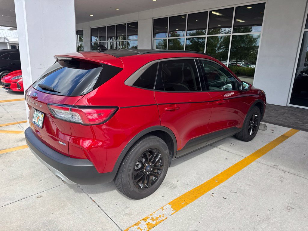 Used 2020 Ford Escape SE AWD/4WD image 4
