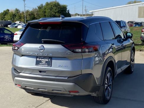 Used 2021 Nissan Rogue SV w/ Premium Package image 6