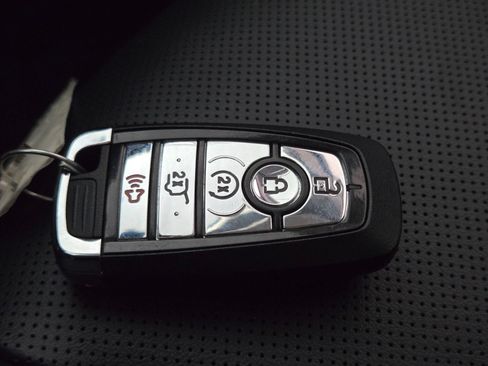 New 2026 Lincoln Aviator AWD image 30
