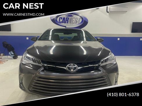 Used 2017 Toyota Camry XLE FWD image 1