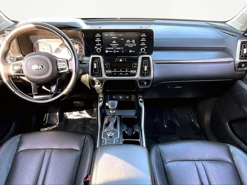 Used 2021 Kia Sorento S image 16