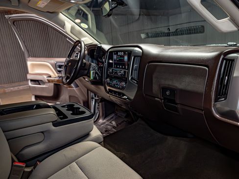 Used 2015 Chevrolet Silverado 3500 LT w/ LT Convenience Package image 16