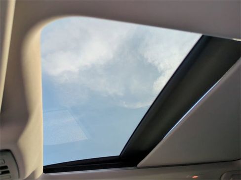 Used 2021 Nissan Rogue SV w/ Premium Package image 20