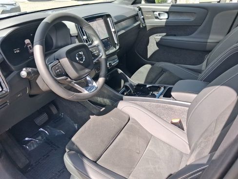 Used 2023 Volvo XC40 Recharge Ultimate w/ Protection Package Premier AWD/4WD image 13