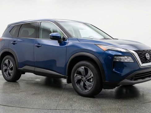 Used 2025 Nissan Rogue SV image 1