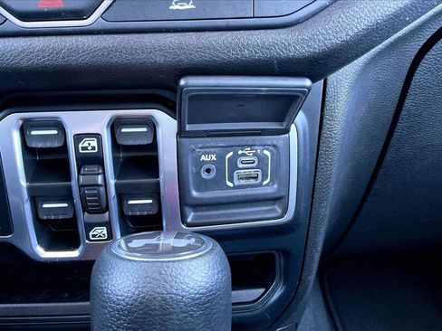 Used 2024 Jeep Wrangler Sport S image 30