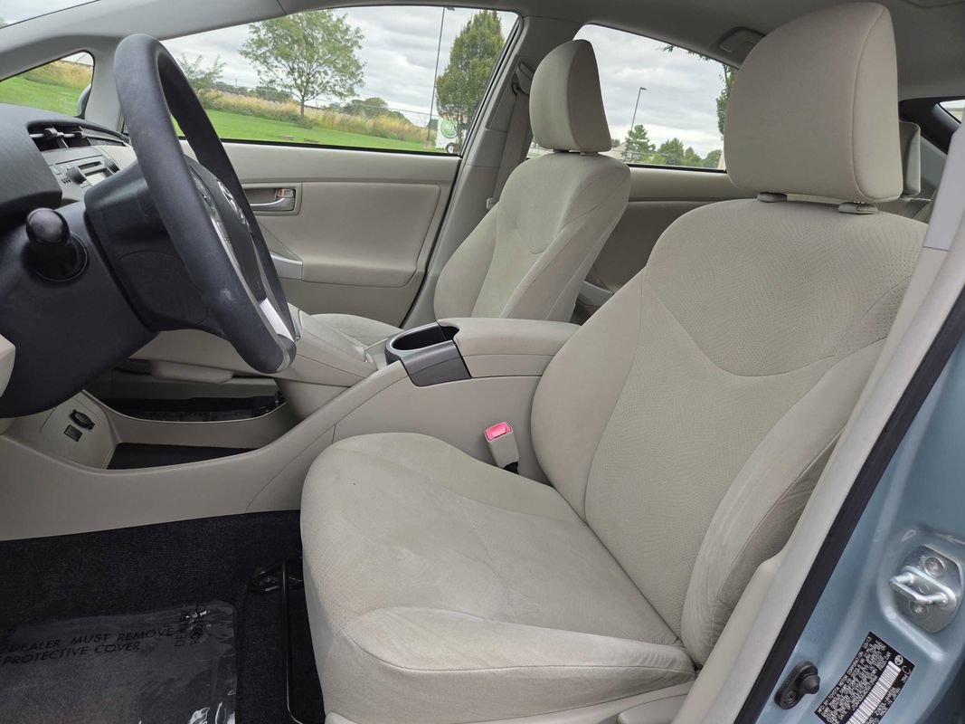 Used 2013 Toyota Prius Two FWD image 10