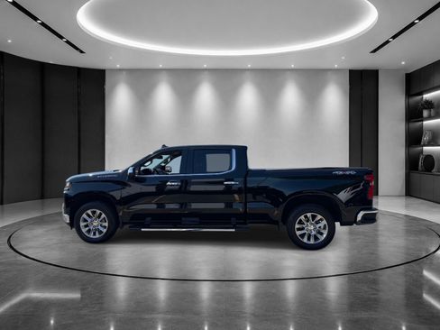 Used 2022 Chevrolet Silverado 1500 LTZ w/ LTZ Convenience Package II AWD/4WD image 3