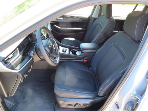 Certified 2024 Jeep Grand Cherokee Laredo X AWD/4WD image 20
