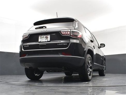 Used 2025 Jeep Compass Limited image 23