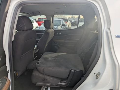 Used 2018 GMC Acadia SLE image 9