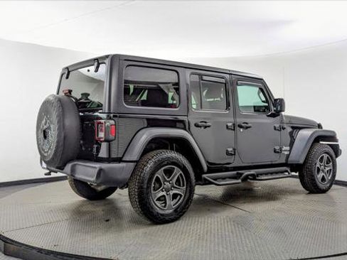 Used 2018 Jeep Wrangler Unlimited Sport S image 8