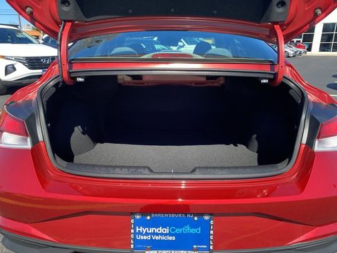 Certified 2023 Hyundai Elantra SE w/ Cargo Package image 16