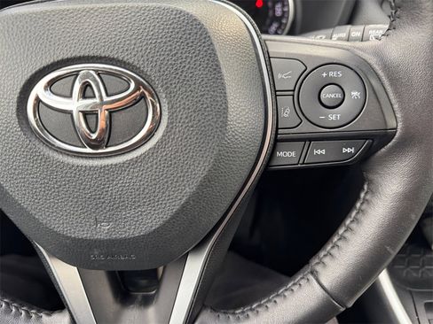 Used 2022 Toyota RAV4 XLE image 30