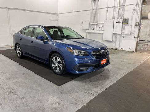 Used 2022 Subaru Legacy Premium AWD/4WD image 3