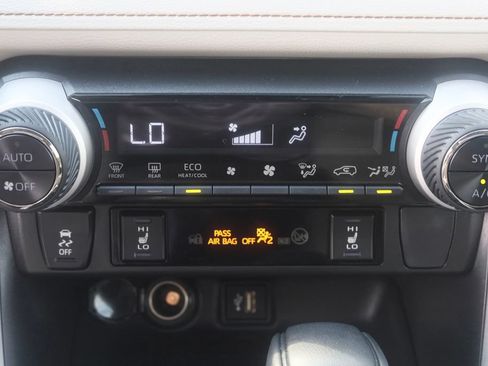 Used 2025 Toyota RAV4 XLE w/ Convenience Package AWD/4WD image 13