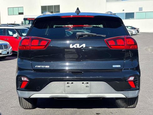 Used 2022 Kia Niro LX image 3