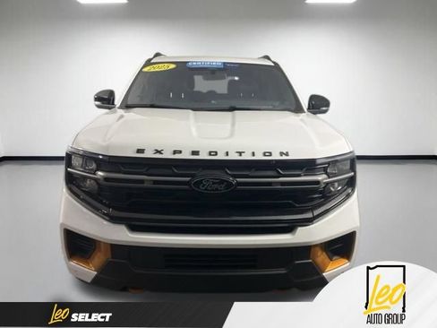Used 2025 Ford Expedition Tremor AWD/4WD image 10