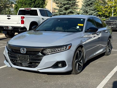 Used 2022 Honda Accord Sport image 2