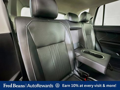 Certified 2023 Volkswagen Tiguan SE w/ Panoramic Sunroof Package AWD/4WD image 33