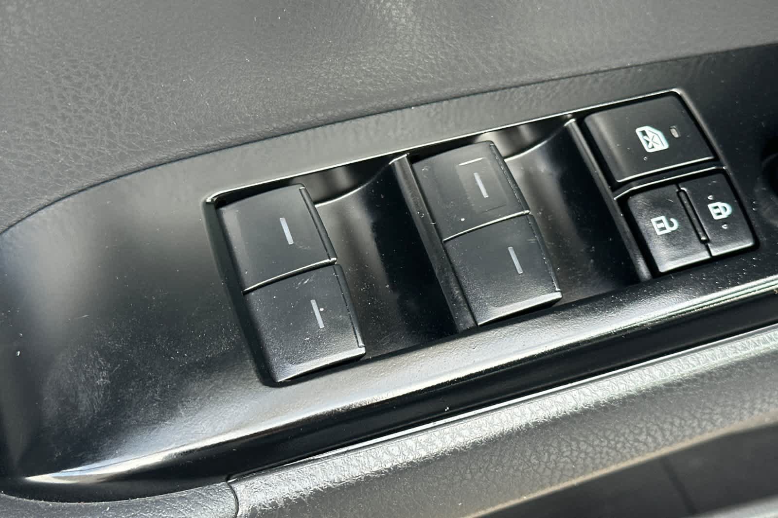 Used 2025 Toyota Camry SE FWD image 13