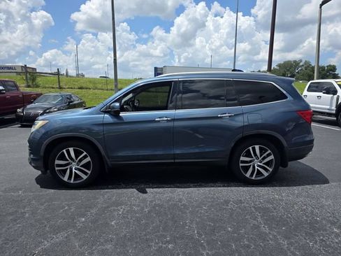Used 2017 Honda Pilot Touring image 8