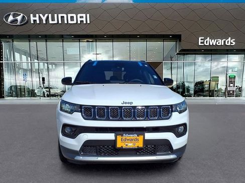 Used 2023 Jeep Compass Limited image 12