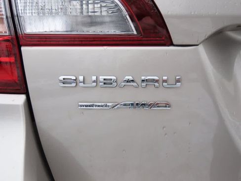 Used 2016 Subaru Outback 2.5i Premium image 8