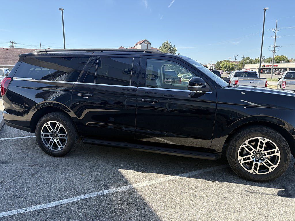 Used 2025 Ford Expedition Max Active AWD/4WD image 24