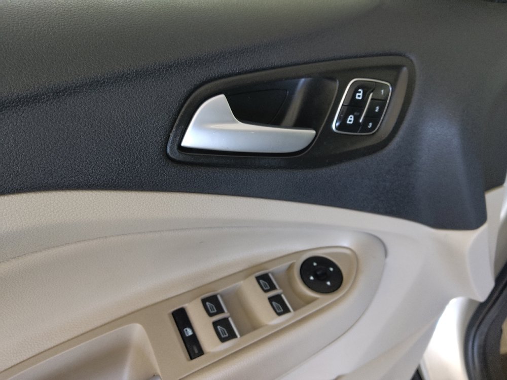 Used 2018 Ford Escape Titanium w/ Ford Safe & Smart Package AWD/4WD image 27