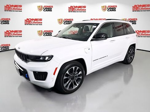 Used 2023 Jeep Grand Cherokee Overland image 16