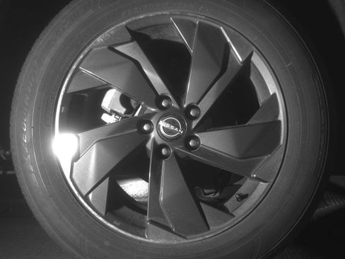 Used 2025 Nissan Rogue SV FWD image 15