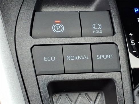 Certified 2025 Toyota RAV4 XLE Premium image 6