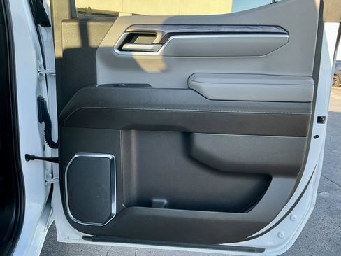 Used 2022 Chevrolet Silverado 1500 LTZ w/ LTZ Premium Package image 24