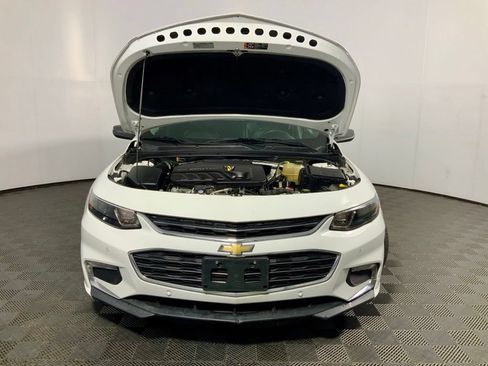 Used 2017 Chevrolet Malibu Hybrid w/ Leather Package FWD image 5