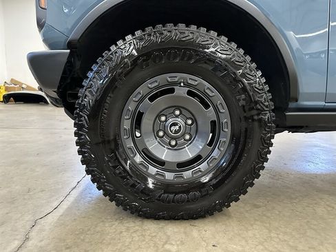 Used 2023 Ford Bronco Badlands image 10