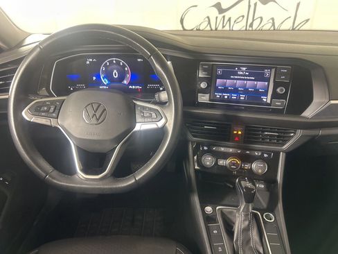 Used 2024 Volkswagen Jetta SE image 15