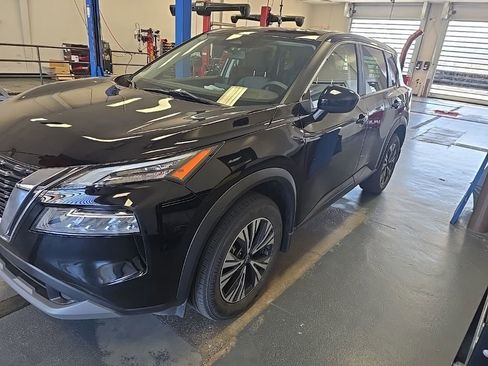 Used 2023 Nissan Rogue SV AWD/4WD image 2